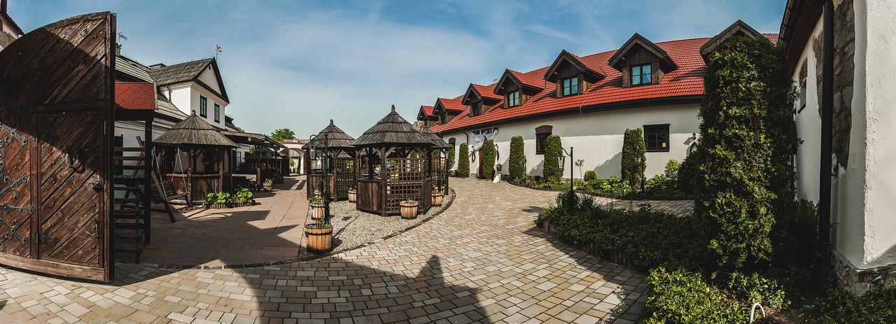 Hotel Pod Kogutkiem Krzywaczka Bagian luar foto