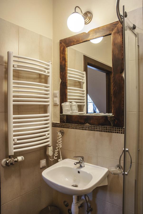 Hotel Pod Kogutkiem Krzywaczka Bagian luar foto