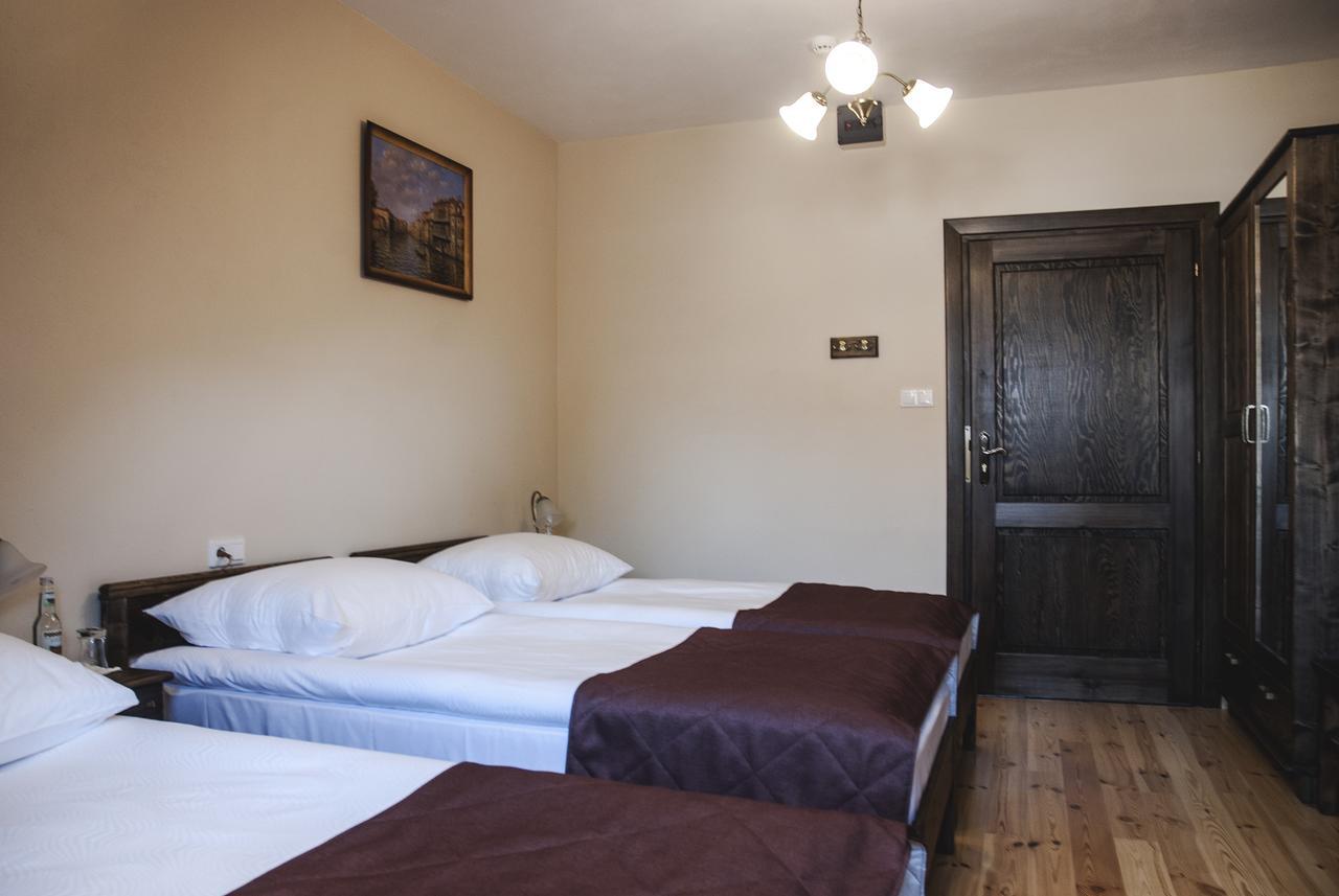 Hotel Pod Kogutkiem Krzywaczka Bagian luar foto